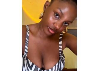 fingering girl webcam  EleanorVee