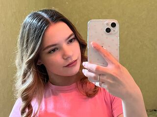 cam girl playing with vibrator ElmerRoche