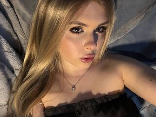 camwhore masturbating ElvaBrown