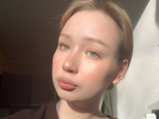 cam girl chatroom ElwineCawthorne