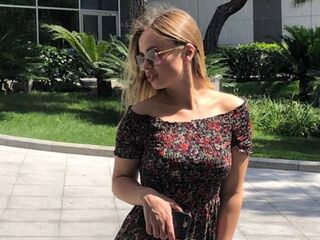 cambitch EmileeBeyale