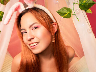 naked cam girl masturbating with sextoy EmmaMonnet