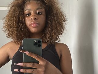 camslut naked EnoyElla
