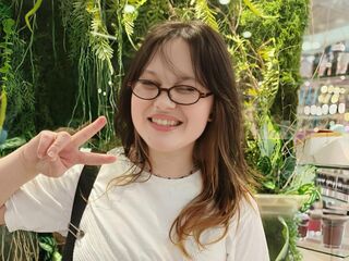 hot cam girl fingering pussy FayLawley