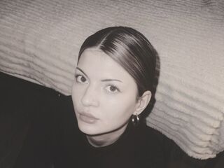sexy live cam girl GenaBaillargeon