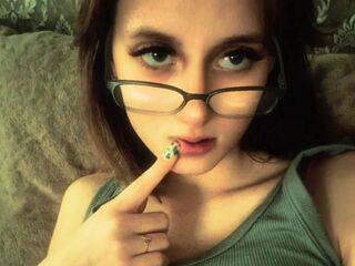 naughty camgirl picture HeideSchweitzer
