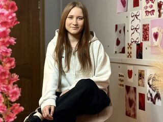nude webcamgirl picture HuongShwab