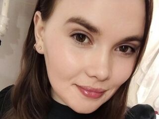 naughty camgirl masturbating with vibrator InesZollo