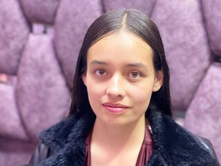 hot camslut IssaMontenegro