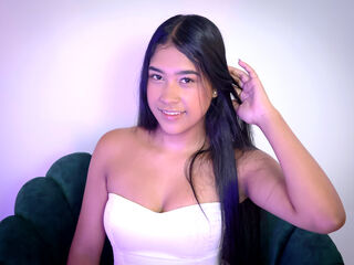 camwhore spreading pussy IvonneLaurent