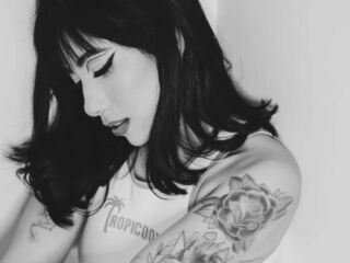 naked girl with webcam masturbating with vibrator IvoryFlame