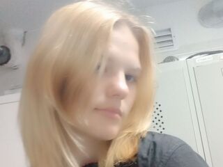 hot camwhore IzettaRambousek
