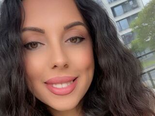 live webcam model IzyAura