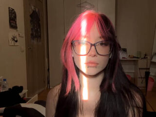 cam whore JameyStaffieri