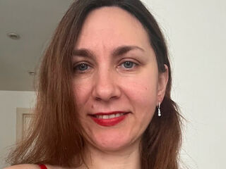 live webcam performer JasminGlamours