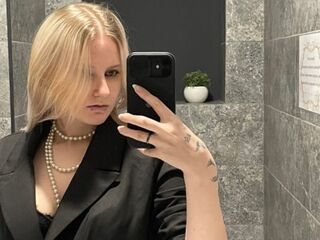 chat show JenaeMcquillen