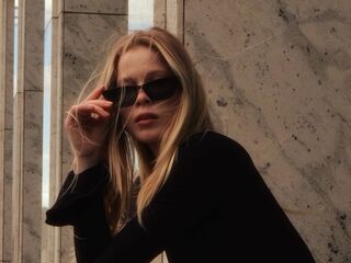 hot girl JenaeWaneka