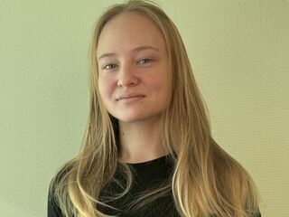 camslut showing pussy JeniferFerrarini