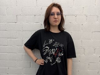 cam girl masturbating with vibrator JoslynForrester