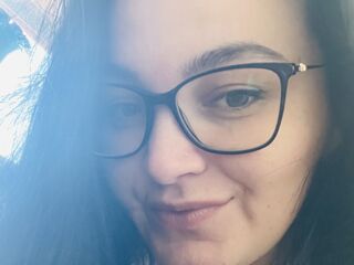 camslut video KairaHelena