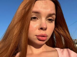 girl fingering bald pussy KarinaSavastru