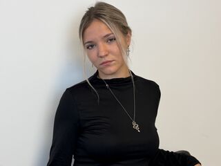 shaved pussy cam KeiraTullier