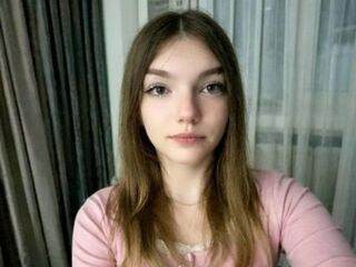 topless webcamgirl KoriMatinez