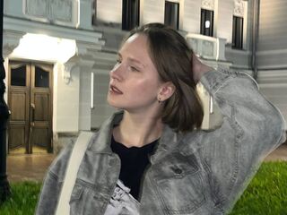 camgirl chat room KrissyJn