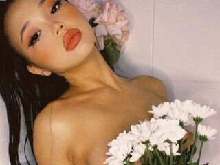 camslut webcam video LeonaBellmont