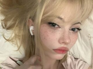 girl fingering pussy LeonardaZeeman