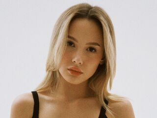 hot camhooker LeticiaTso