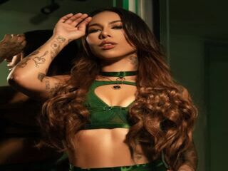 Kinky webcam LilyHarpers