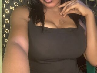 masturbating webcamgirl LindaBernard
