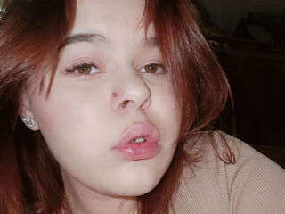 cam girl fingering pussy LissaTerry