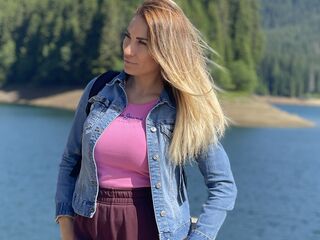 camgirl picture LovelyMaia
