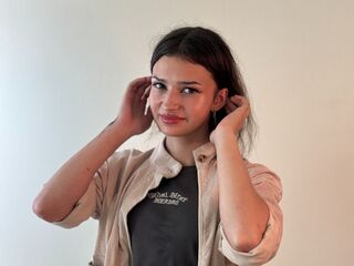 free chat room LucyBarcenas