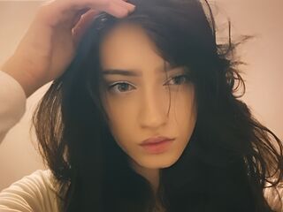 naked cam girl picture MaddieSunflower