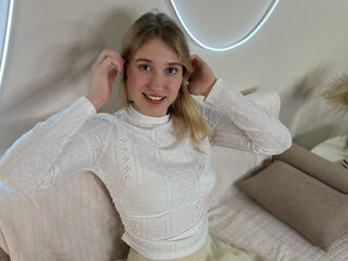 free webcam chat room MaeGoreham
