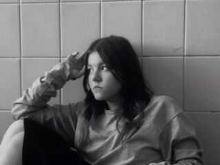 masturbating webcamgirl MarcyHawes