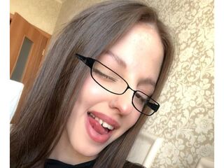 naked camgirl MaryannaLehane