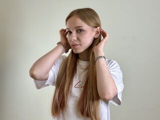 sexy live cam girl MaudBasil