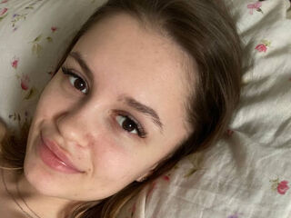 camwhore masturbating with vibrator MayWoods