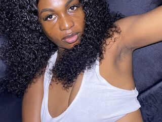 live webcam performer Mayawilliam