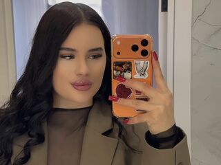 camwhore masturbating with vibrator MilaCrew