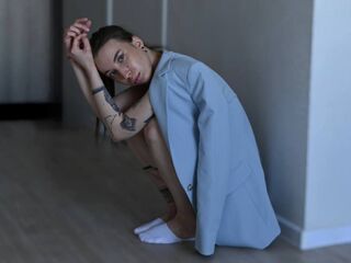 cybersex chatroom MirnaLatourette