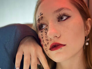 naked webcamgirl video MistyColacone