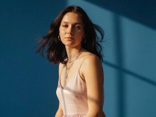 camwhore fingering pussy MolliePoydras