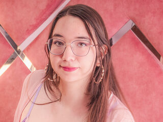 camgirl masturbating with vibrator NeluxRiveiro