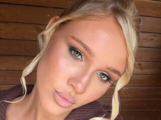 hot naked webcamgirl NishaDegregorio