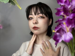 girl showing tits NoellaBeaumont